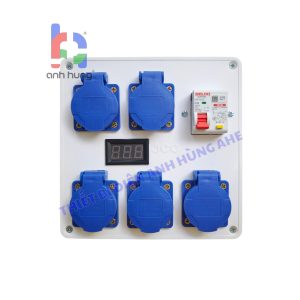 Hộp chia nguồn, Bộ chia nguồn Aptomat 32A RCBO DELIXI chống giật, chống quá tải – Hộp nguồn công nghiệp ngoài trời 5 ổ cắm 10A-16A 250V, Màn Hình Vôn - Ổ cắm điện tiêu chuẩn Châu Âu, Hàn, Mỹ, Nhật Bản | HV0503